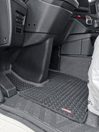Coppia tappeti su misura in Eco Gomma - compatibile per Mercedes Actros MP4 (09/11>09/19) - Mercedes Antos (09/12>) - Mercedes Actros MP5 (10/19>) - Mercedes Actros MP5 L (11/21>) - Mercedes Actros L ProCabin (12/24>)